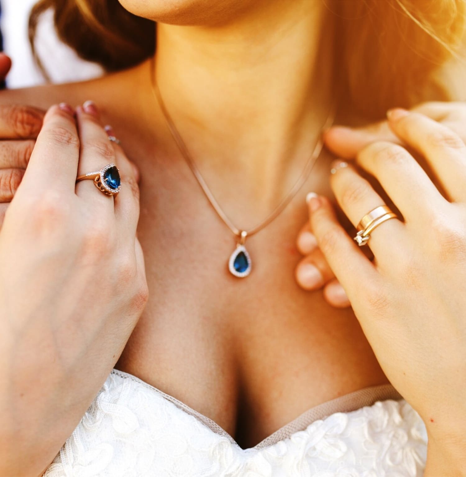 Collar Infinite Glow